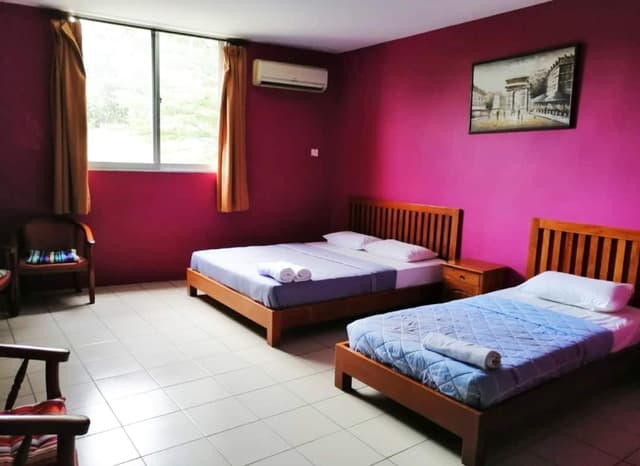 Family Room - (1 Double Bed 1 Single Bed)