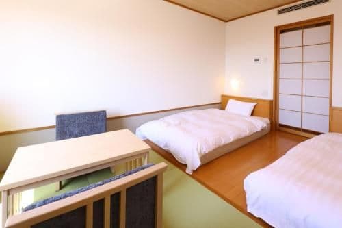 Twin Room with Tatami Area - Smoking