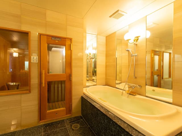 Shangri-la Building Lake View Suite - Non-Smoking