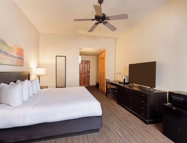 Deluxe Room, 1 King Bed