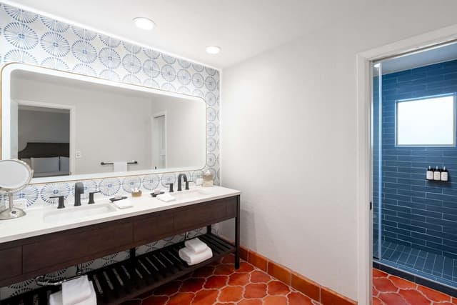 Suite, 1 Bedroom (1 King & 1 Sofa Bed)
