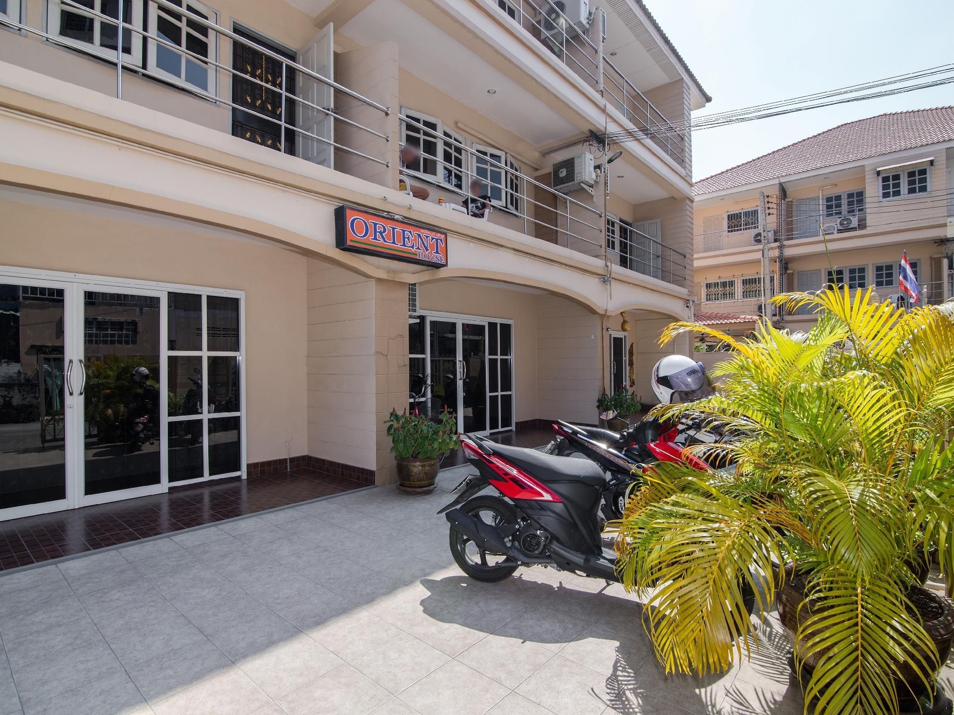 โอเรียนท์ เฮาส์ (Orient House)4