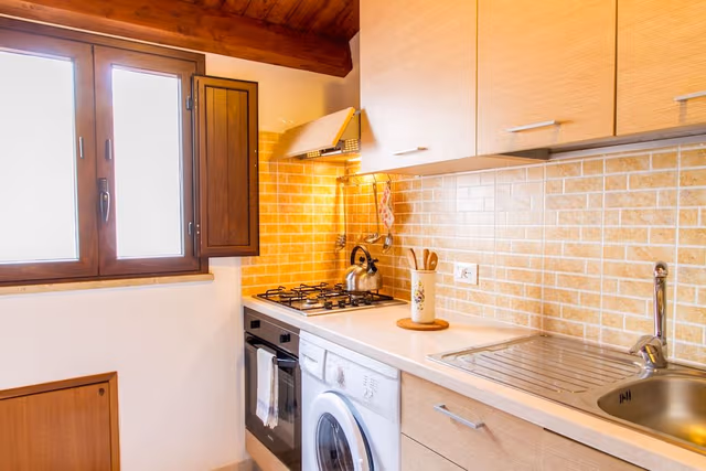 Studio, 1 Bedroom (Vania C)