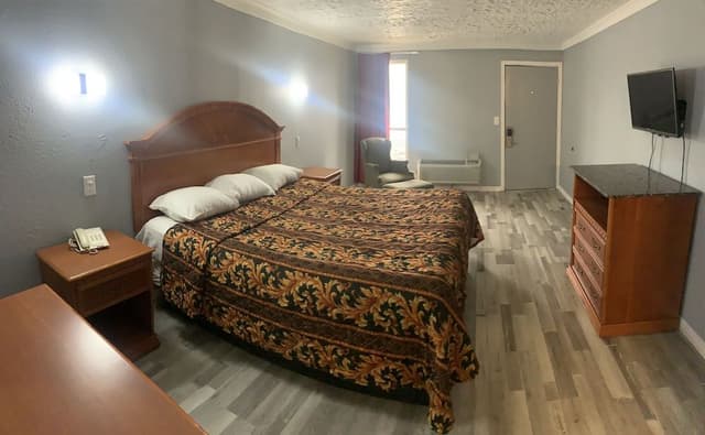 Single Room, 1 King Bed, Non Smoking