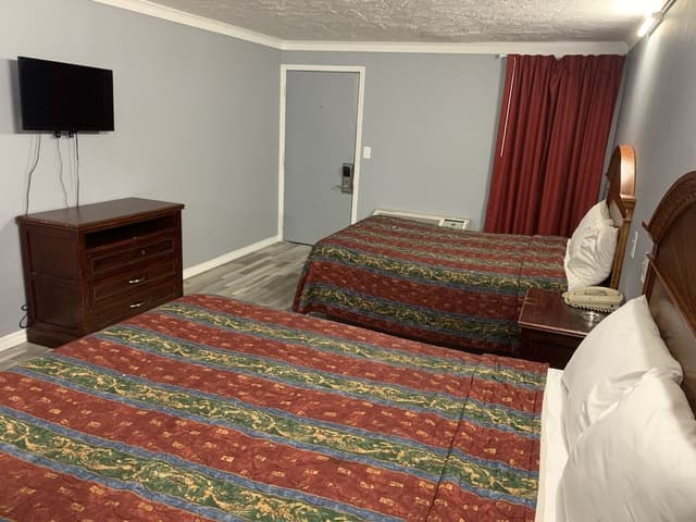 Room, 2 Queen Beds, Smoking