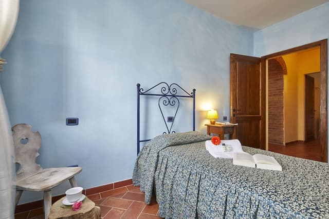Classic Apartment, 2 Bedrooms, Garden View