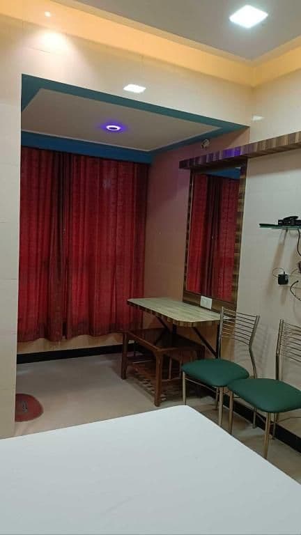 Deluxe Double Room (2 Adults + 1 Child)