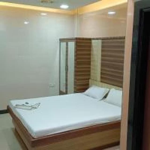 Deluxe Double Room (2 Adults + 1 Child)