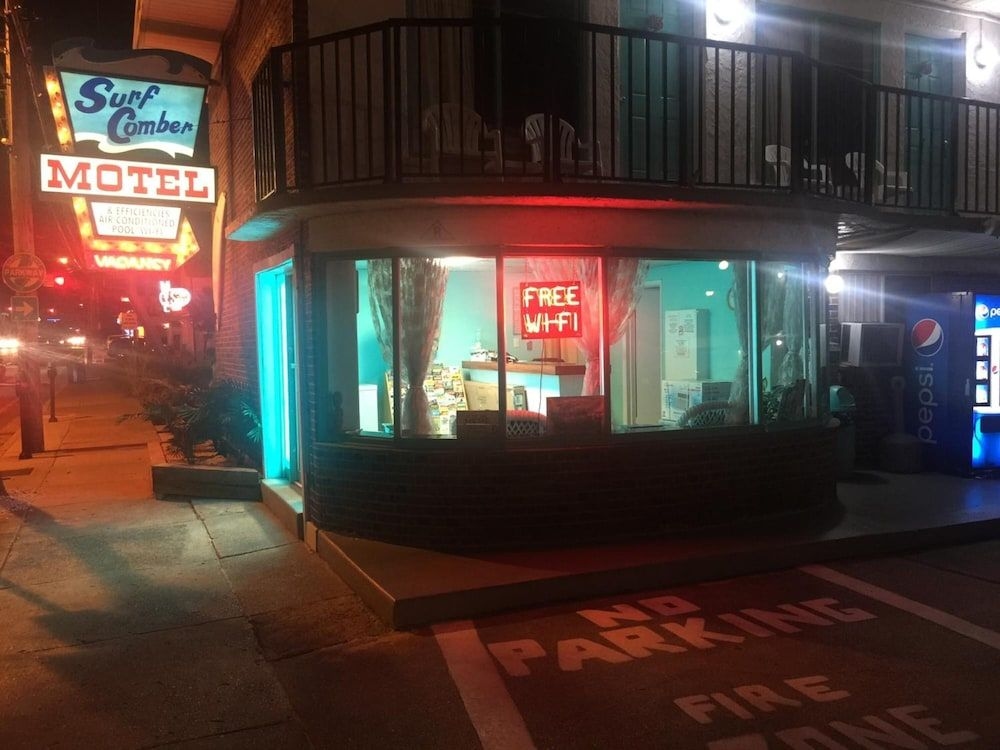 Surfcomber Motel4