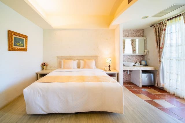 Double Room, Bathtub, Mountain View