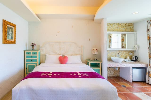 Double Room, Bathtub, Mountain View