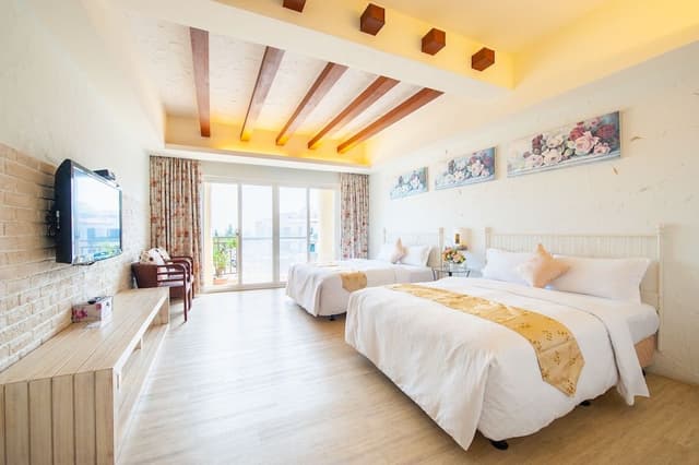 Quadruple Room, Terrace, City View