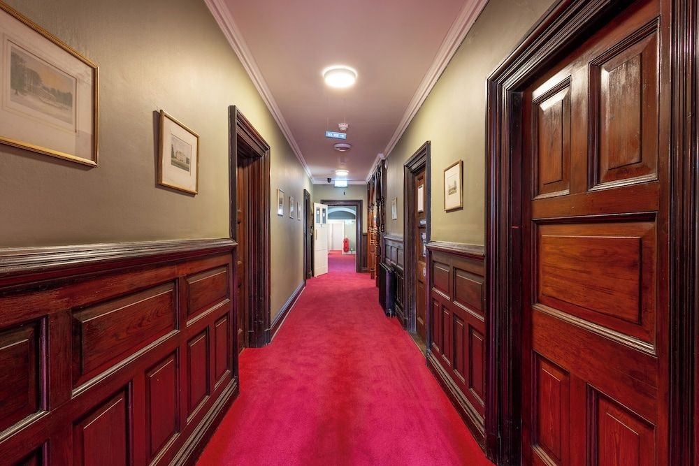 Palmers Lodge1
