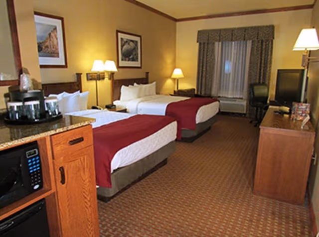 Room, 2 Queen Beds, City View