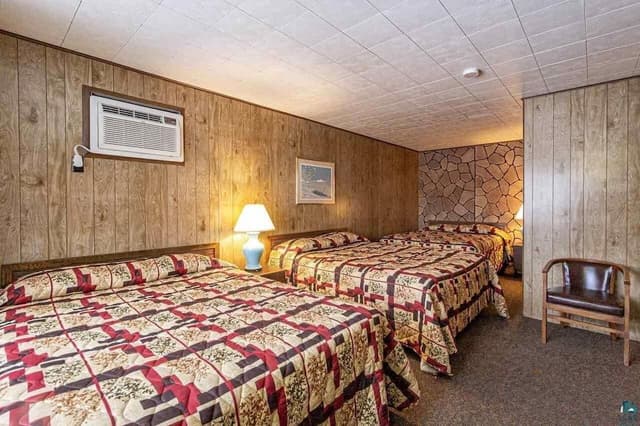 Basic Room, Multiple Beds