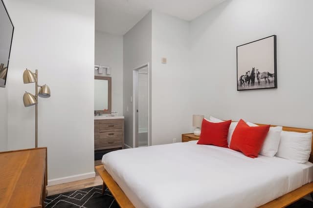 Condo, 2 Bedrooms, Kitchen, Mountain View