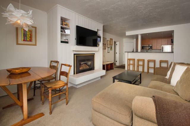 Condo, 2 Bedrooms, Kitchen, Mountain View