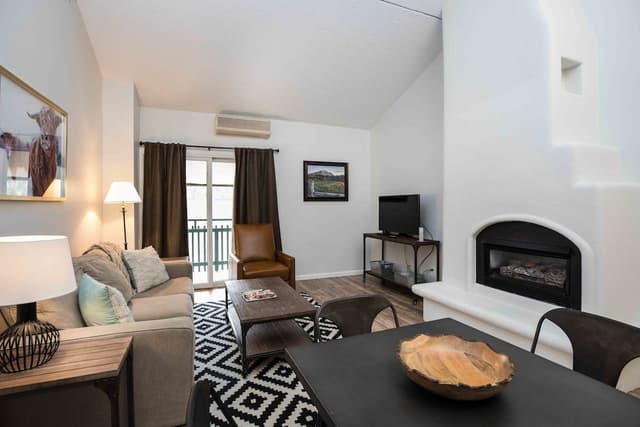 Condo, 2 Bedrooms, Kitchen, Mountain View