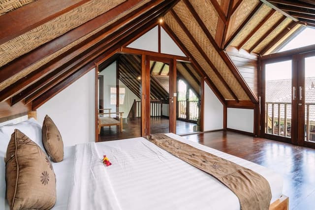 Basic Villa, Multiple Beds