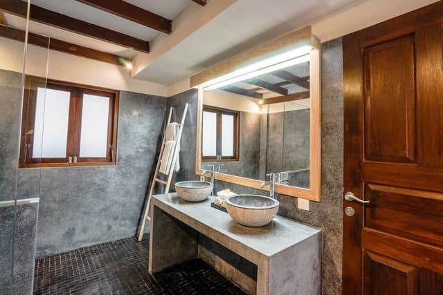 Basic Villa, Multiple Beds