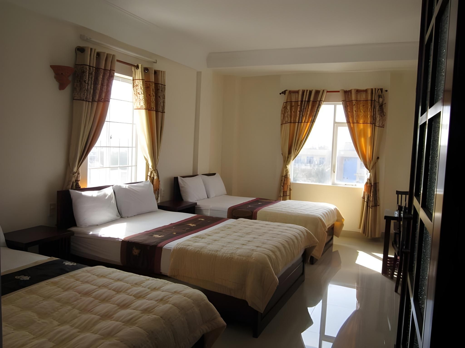 เงียท ดอย โฮเทล (Nhiet Doi Hotel)2