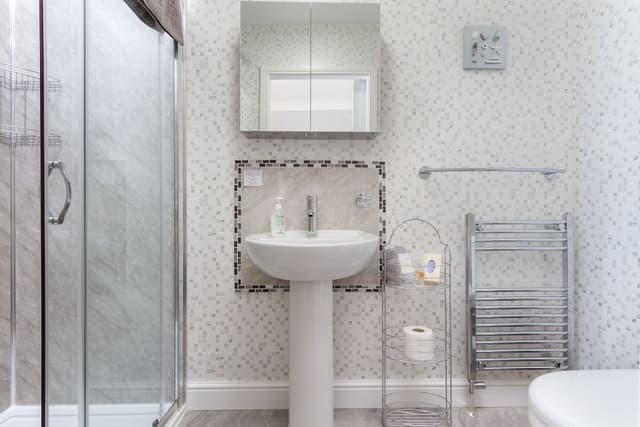 Double or Twin Room, Ensuite (Ground Floor Age 35 and older)