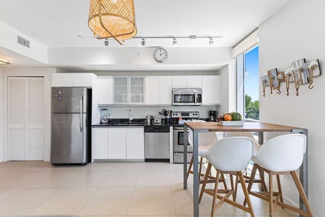 Superior Apartment, 1 Bedroom, Balcony, Pool View