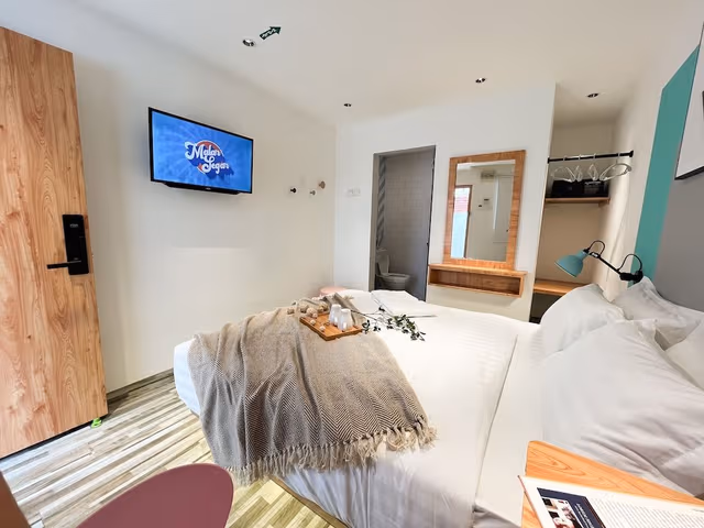 Deluxe Queen Room