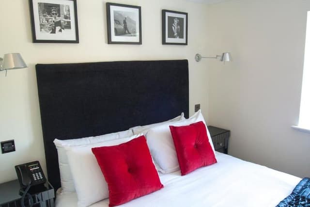 Compact King room