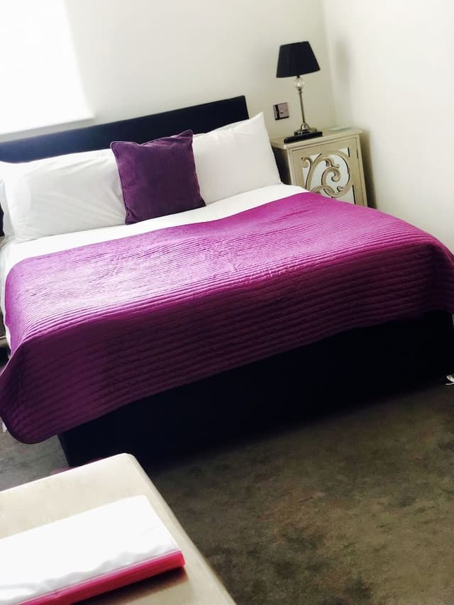 Compact King room