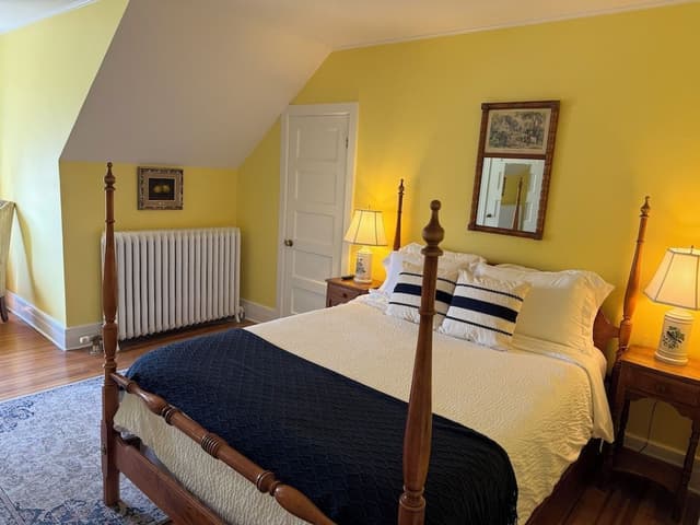 Mansion Room 11