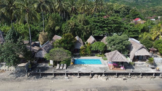 Traditional Bungalow, Sea View