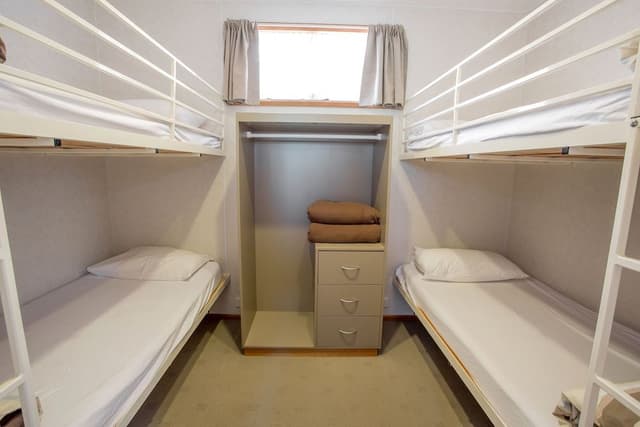Family Cabin (Sleeps 6)