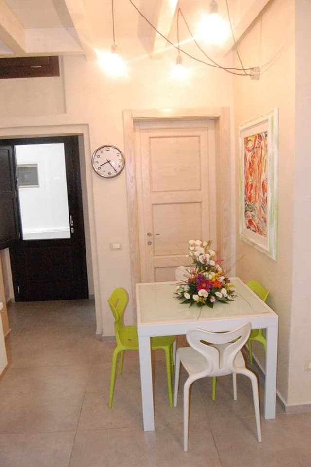 Apartment (2 Levels - 3 people)