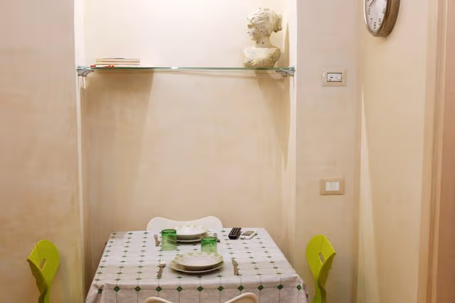 Deluxe Triple Room (White)