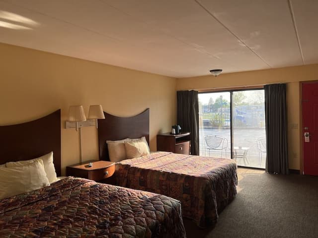 Standard Double Room, 2 Queen Beds