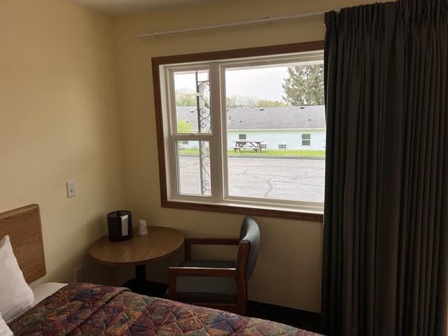 Standard Single Room, 1 Queen Bed