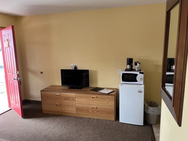 Standard Single Room, 1 Queen Bed
