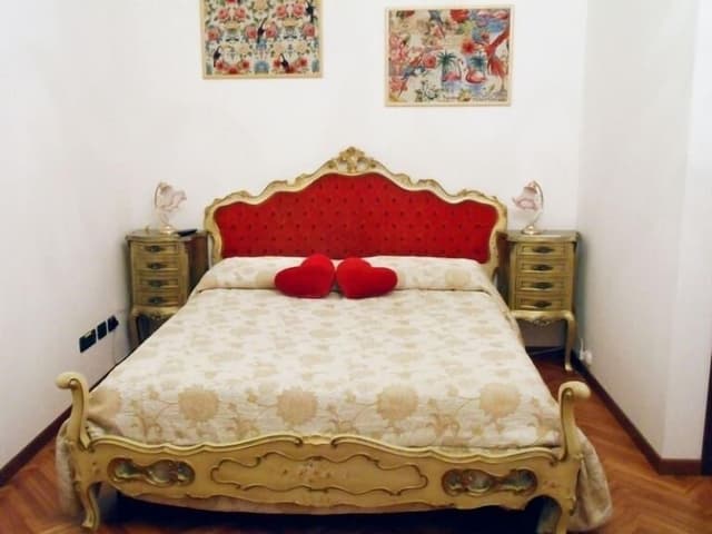 Romantic double room with private external bathroom