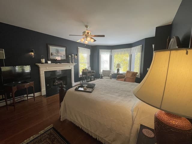 Captain's Quarters (Room #22)