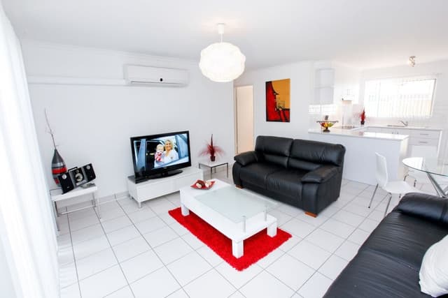 Metro - 2 Bedroom with Courtyards