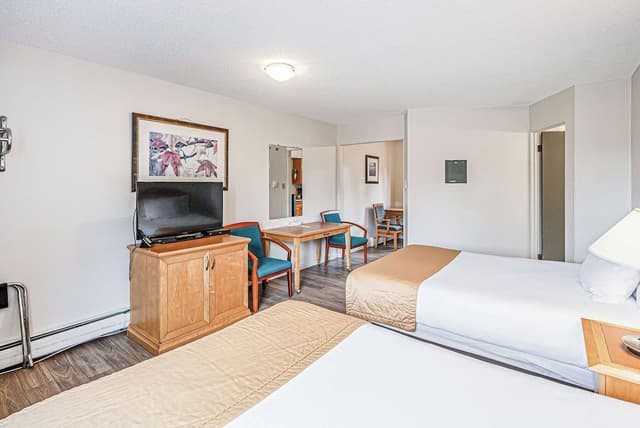 Standard Room, 2 Queen Beds, Kitchenette (Deluxe)