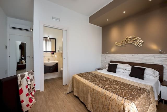 Double Room, Balcony
