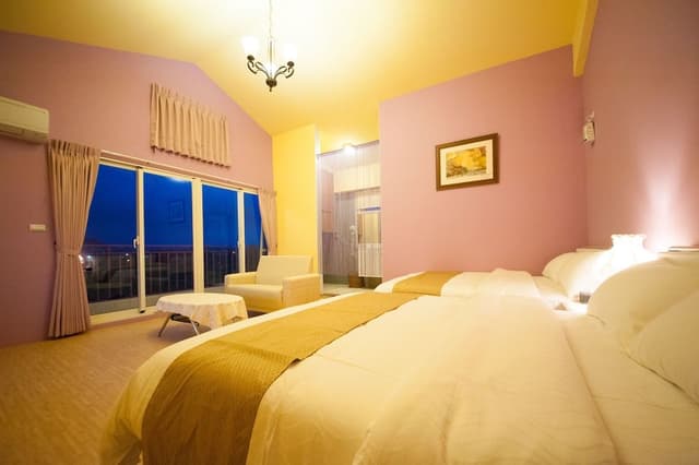 Comfort House, 4 Bedrooms, Balcony, Mountain View