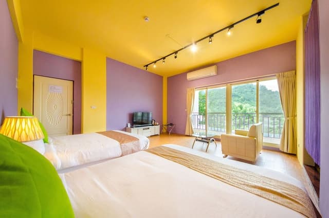 Comfort House, 4 Bedrooms, Balcony, Mountain View
