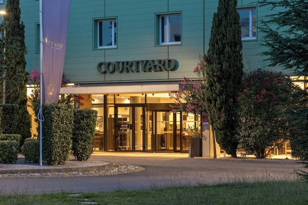 Courtyard by Marriott Toulouse Airport1