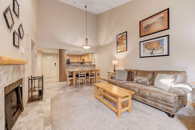 1-Bedroom Condominium - Queen