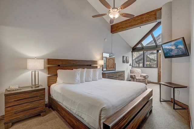 1-Bedroom Condominium - King