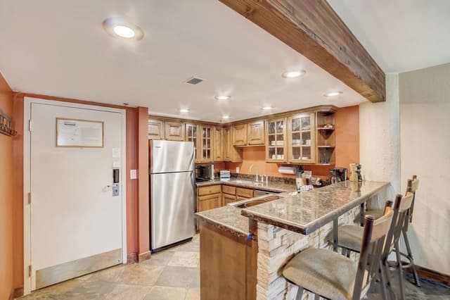 1-Bedroom Condominium - King