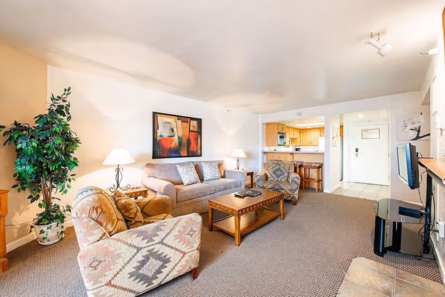 1-Bedroom Condominium - Queen